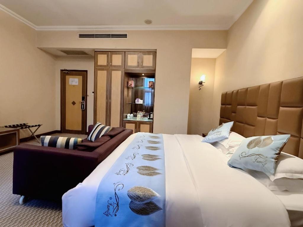 Chongqing Milky Way Hotel Екстериор снимка