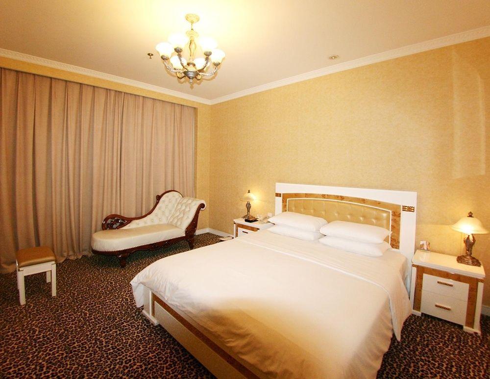 Chongqing Milky Way Hotel Екстериор снимка